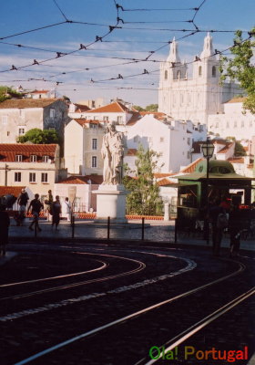 Largo das Portas do Sol |^XEhE\L